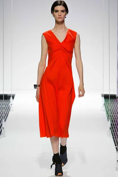 Look 15
